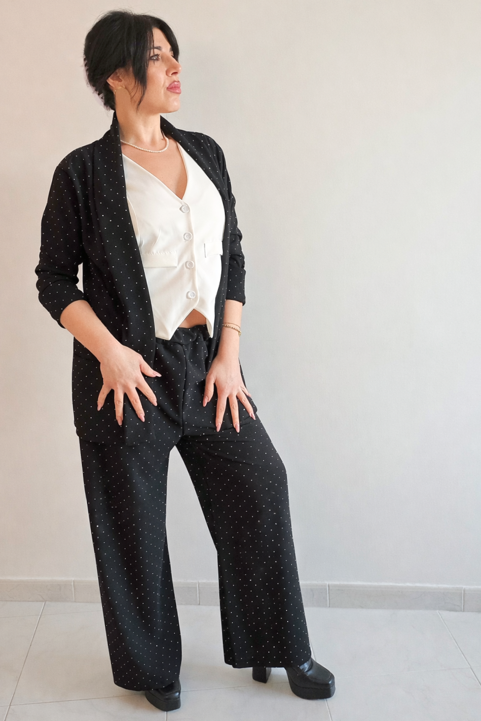 COMPLETO NERO CON BRILLANTINI