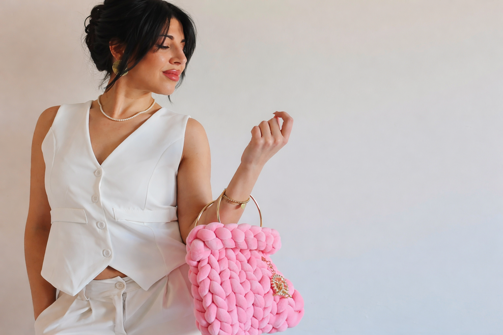 GILET BIANCO CON SCOLLO A V