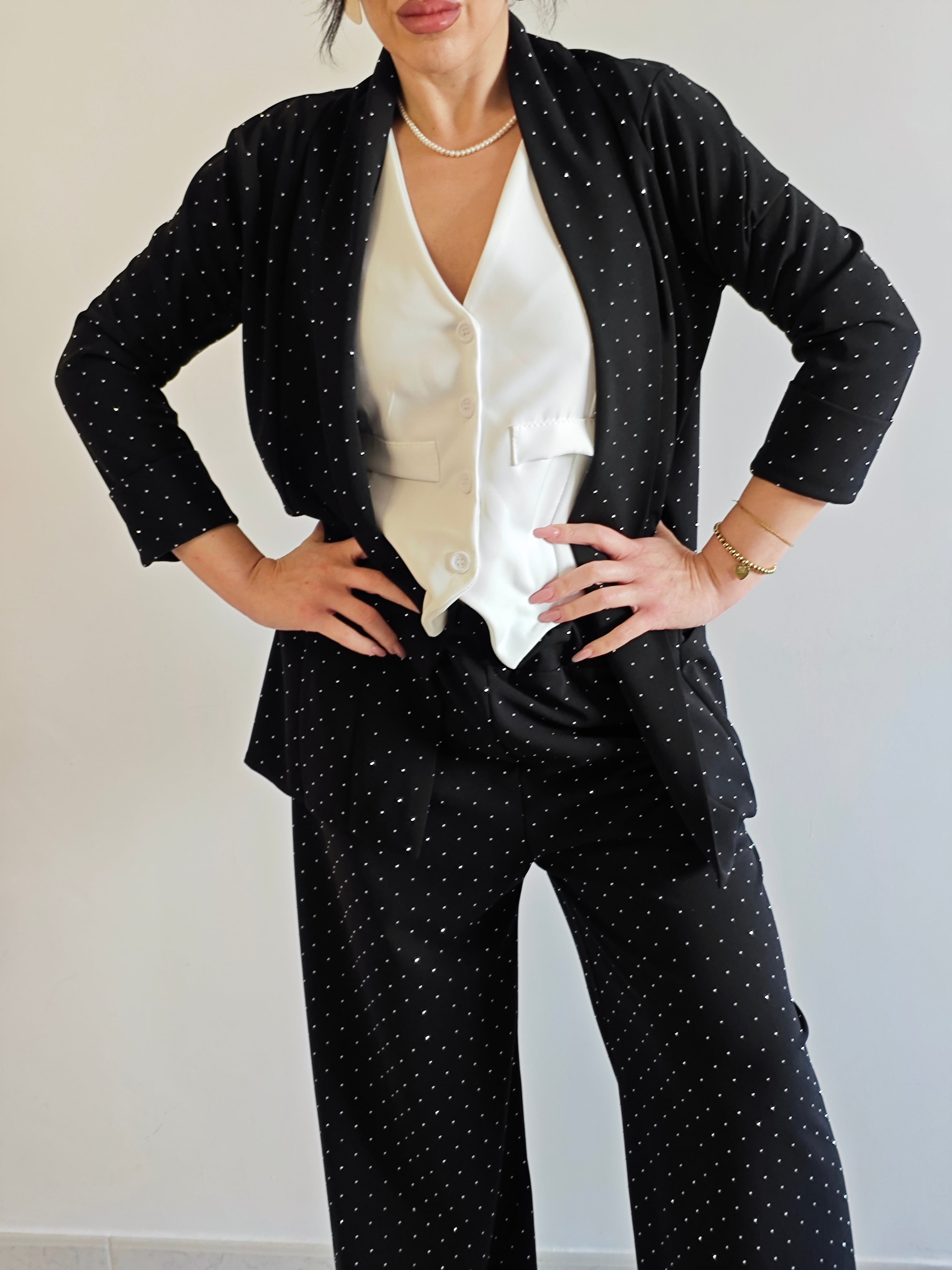 COMPLETO NERO CON BRILLANTINI