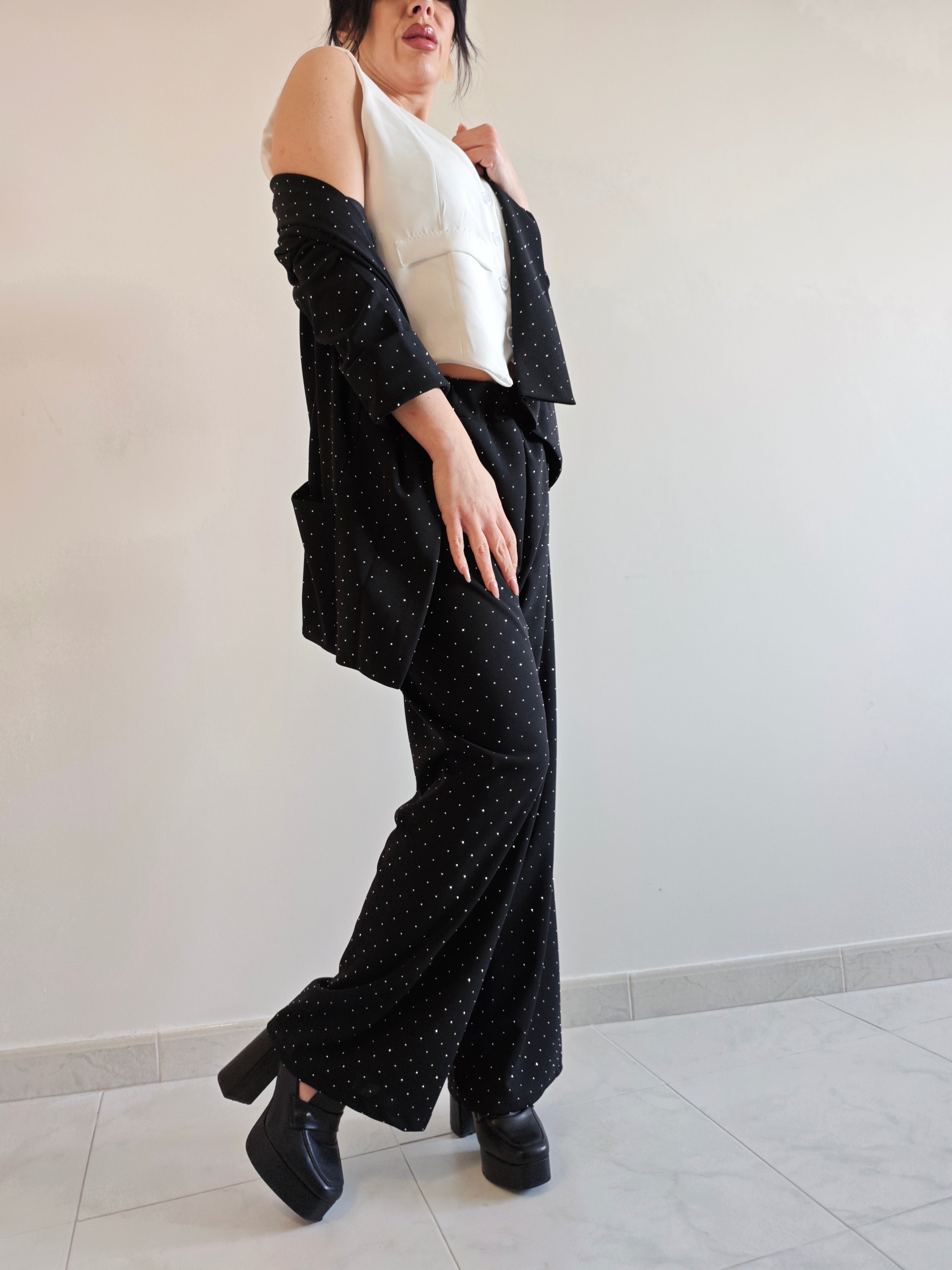 COMPLETO NERO CON BRILLANTINI