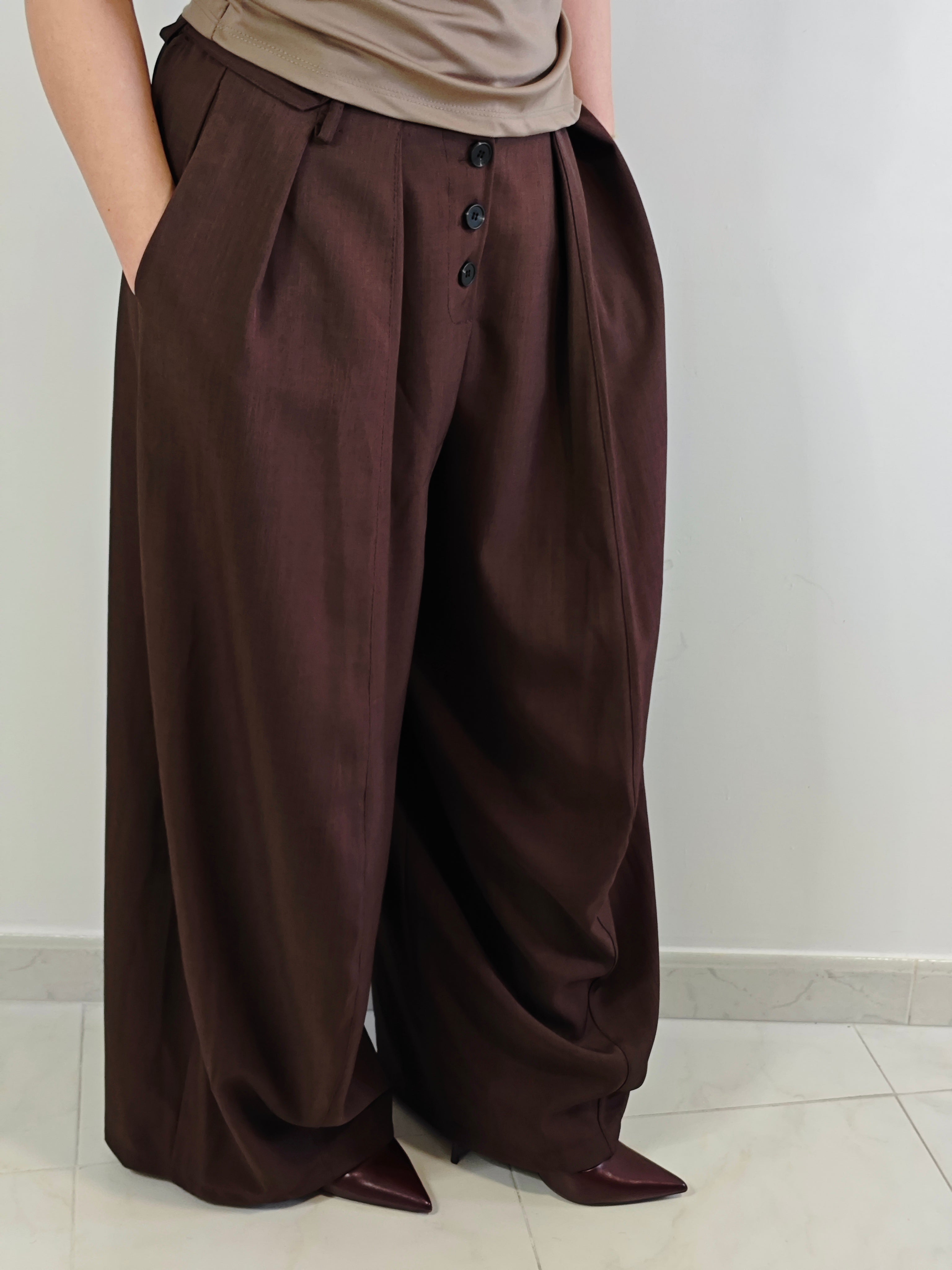 PANTALONI PALAZZO MARRONE CON PINCE