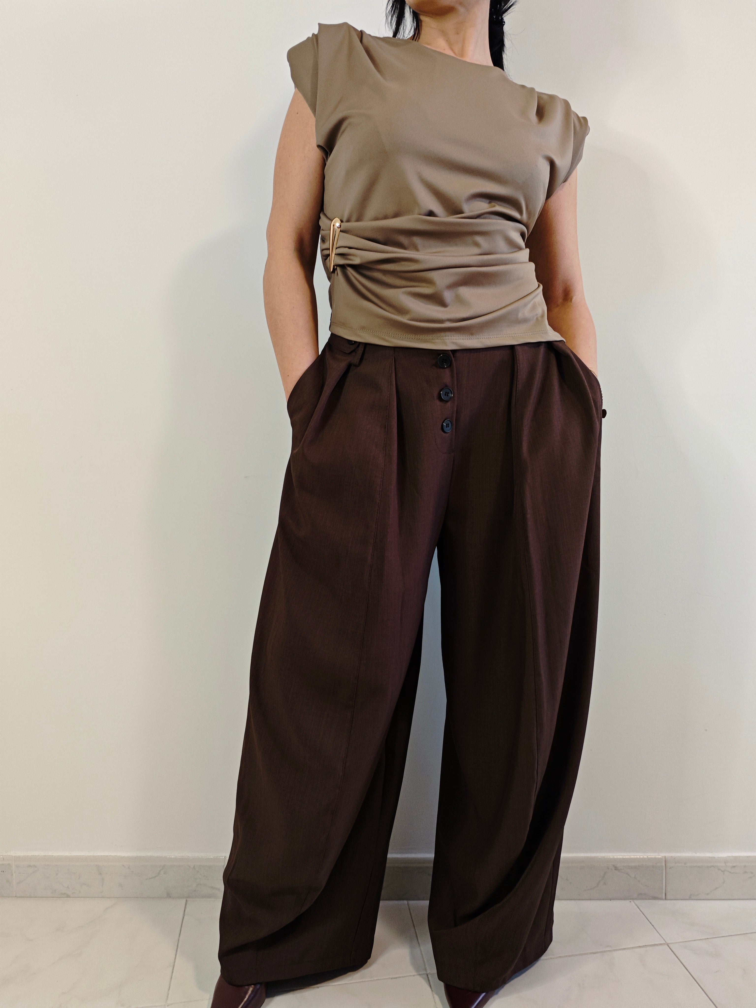 PANTALONI PALAZZO MARRONE CON PINCE