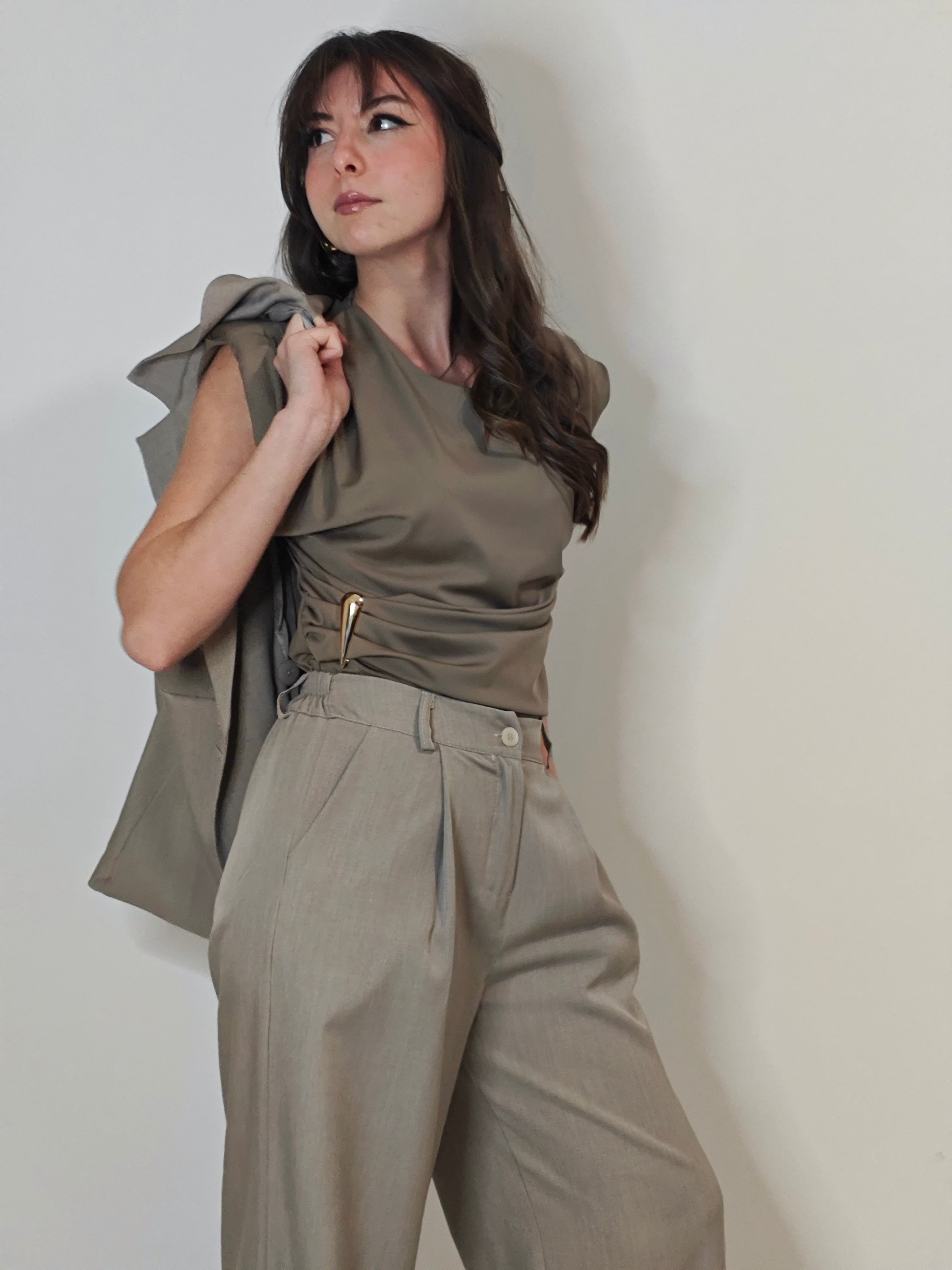 Tailleur BB beige tortora - dettaglio pantaloni coordinati