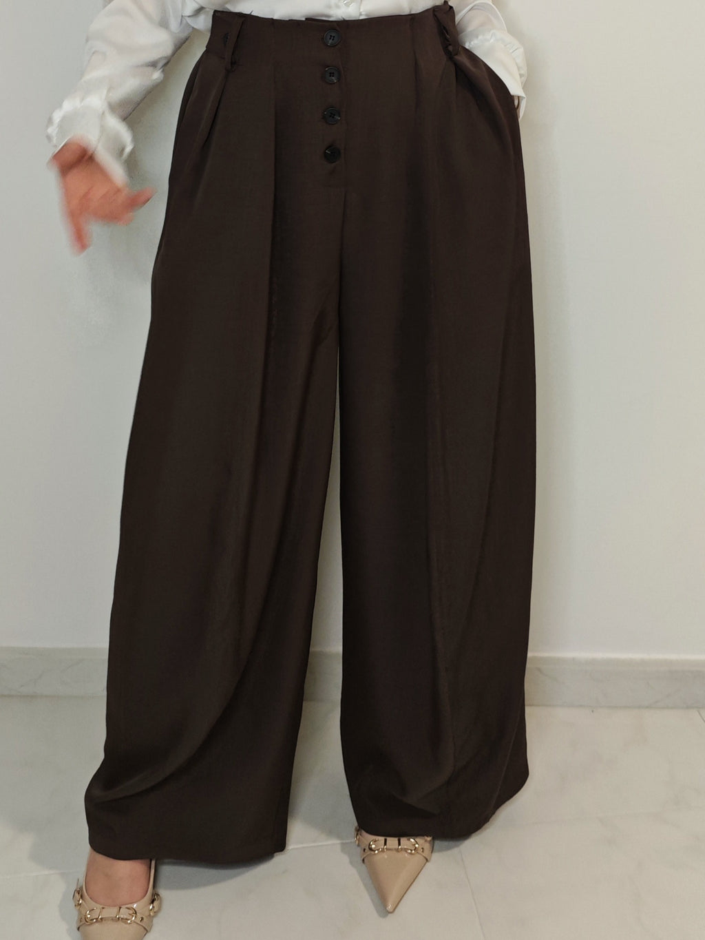 PANTALONI PALAZZO MARRONE CON PINCE