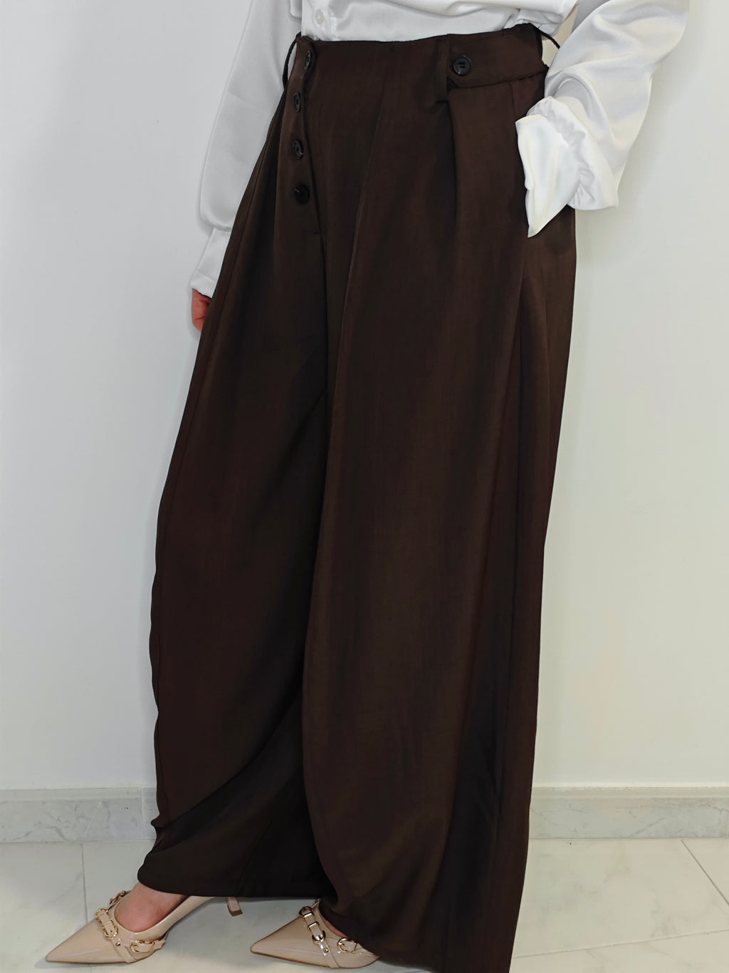 PANTALONI PALAZZO MARRONE CON PINCE