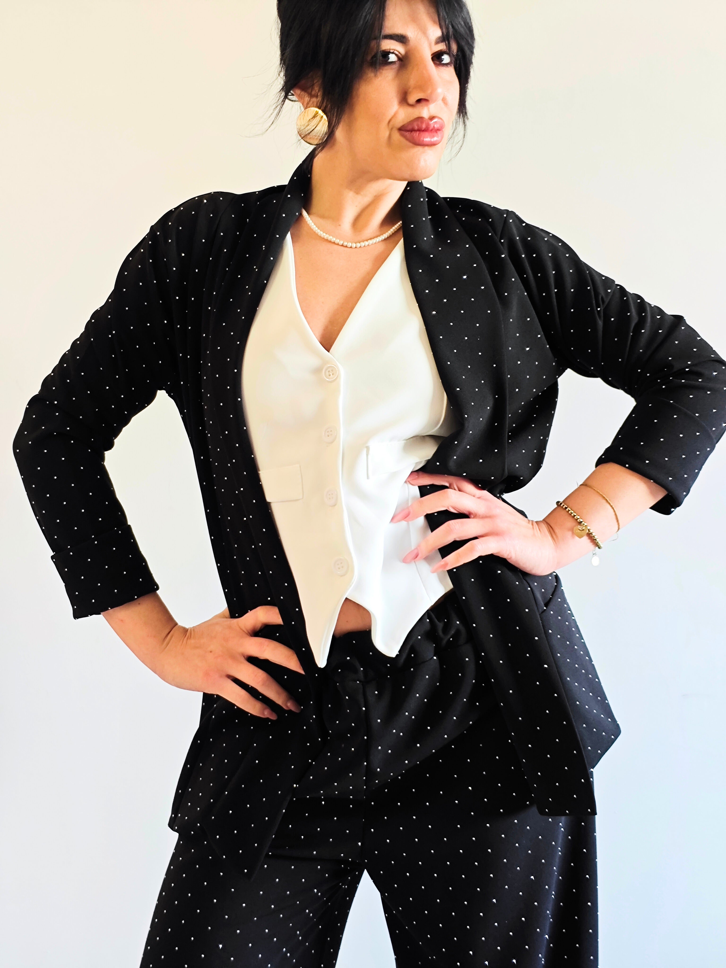 COMPLETO NERO CON BRILLANTINI