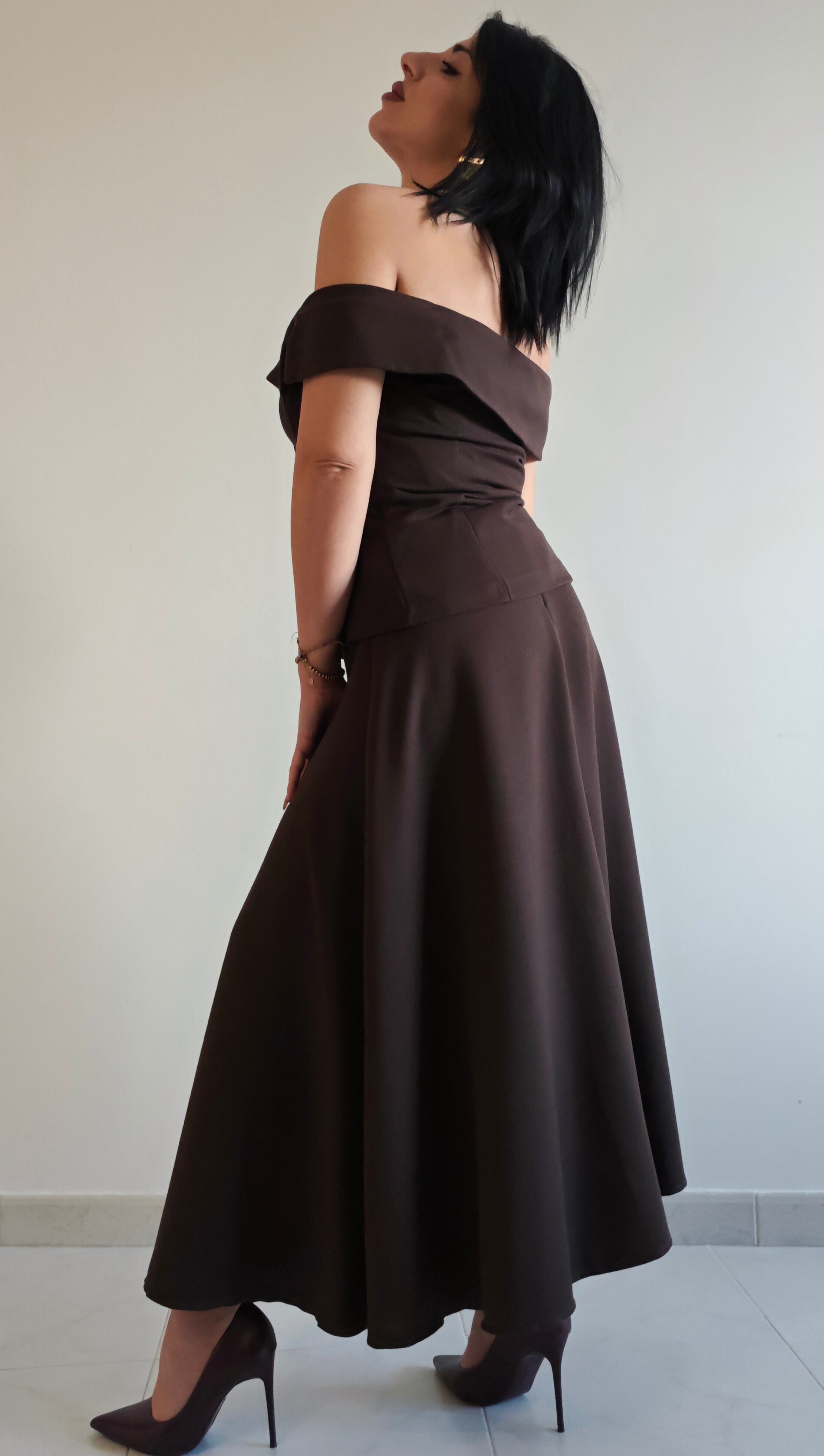 ABITO ELEGANTE MIDI CON SCOLLO A BARCA